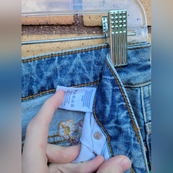 Free People Floral Embroidered Jeans (Size 25) - Picture 6 of 8